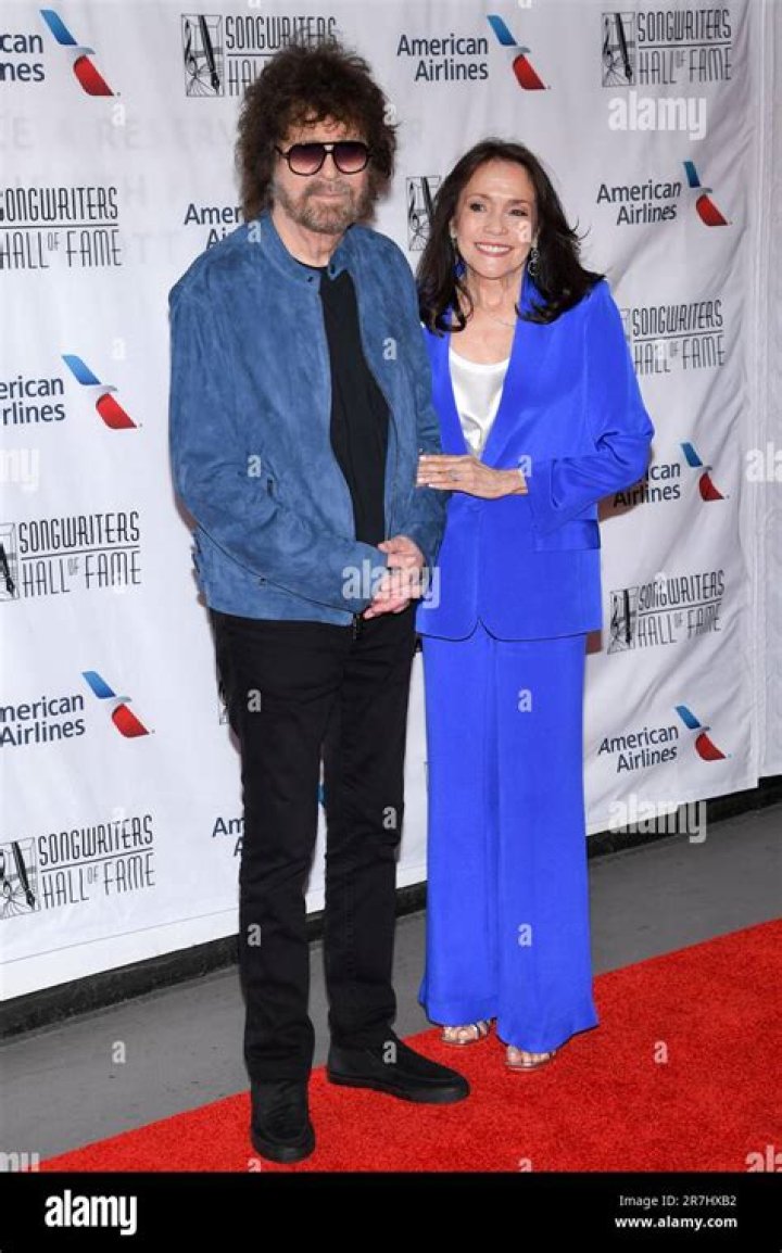 The Ultimate Guide To The Enchanting Camelia Kath