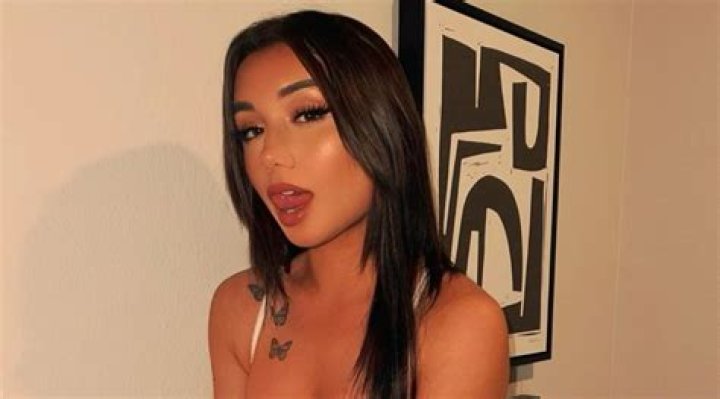 The Ultimate Guide To Chloe Difatta: Uncovering Her Story And Style