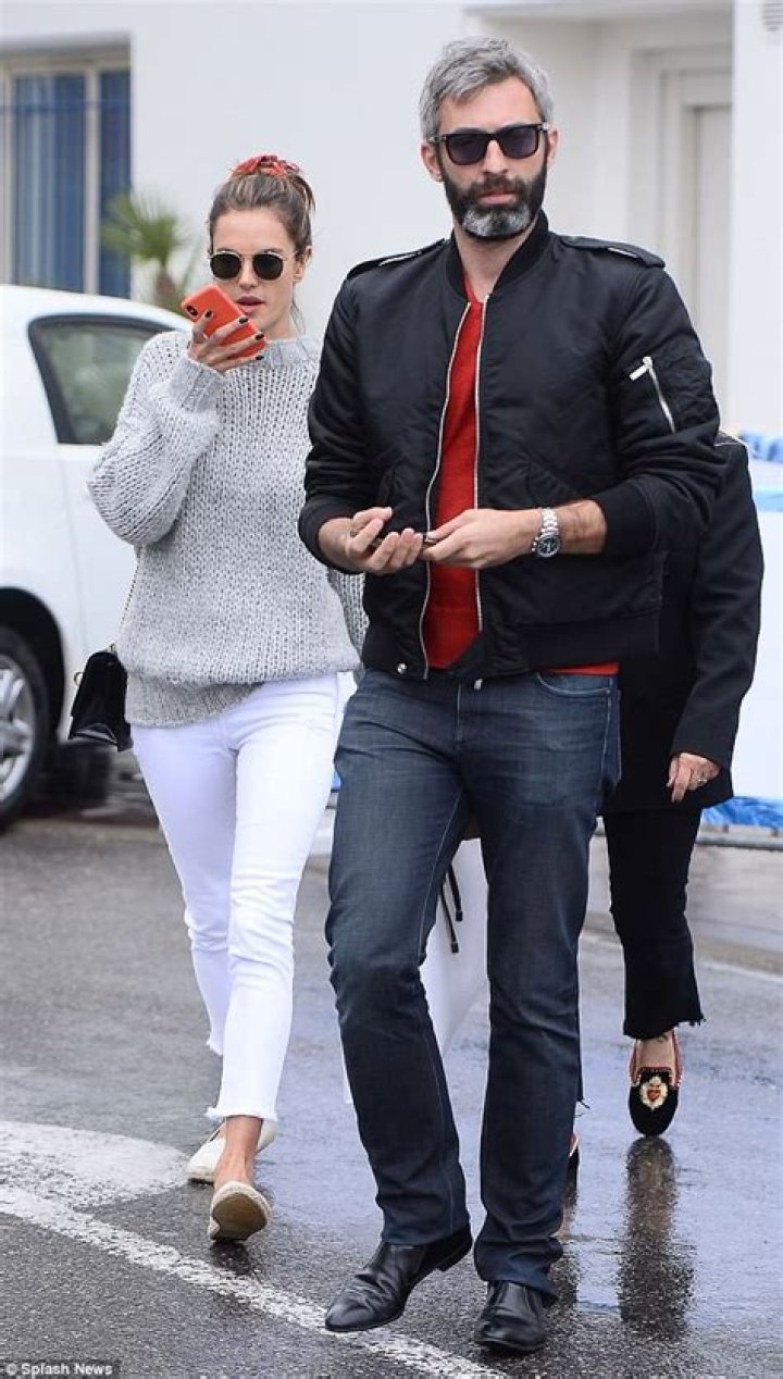 Exploring The Life Of Izabel Goulart's Children