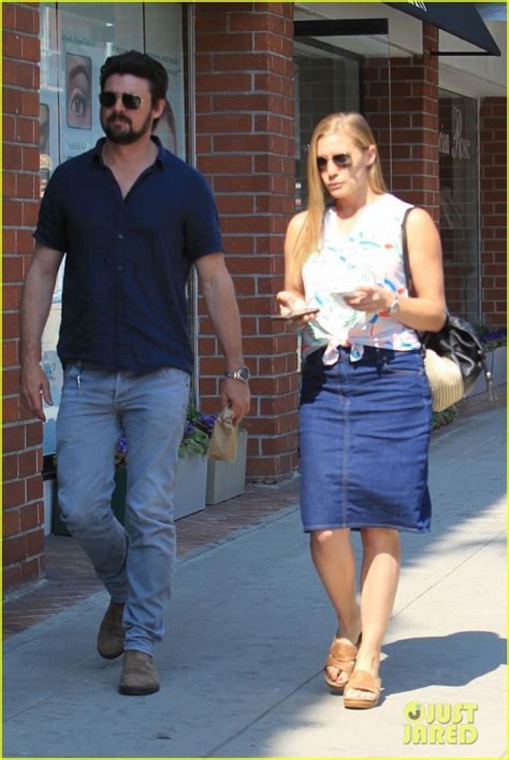 Exploring The Dynamic Relationship Of Karl Urban And His Partner