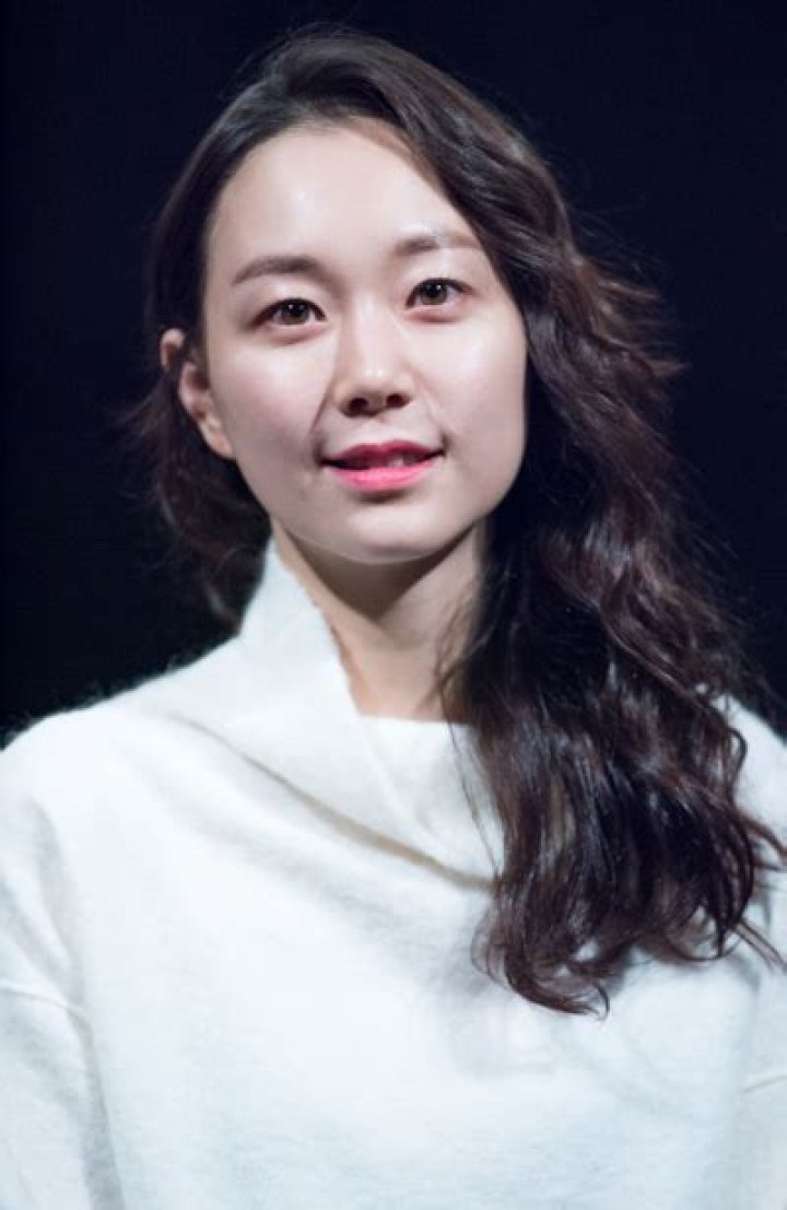 Discovering The Multi-Talented Lee Yoo-Young: A Rising Star In The Entertainment Industry