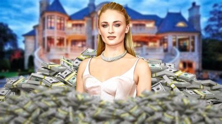 Sophie Turner's Impressive Net Worth: A Breakdown